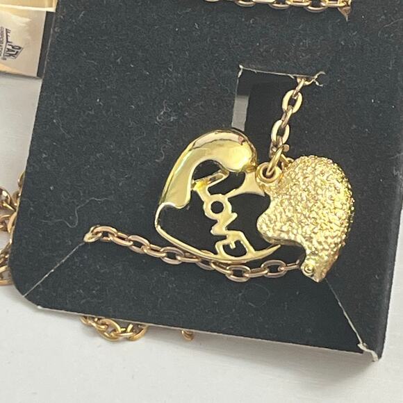 NIB Sarah Coventry 1977 OUR SECRET Heart LOVE Necklace - Picture 2 of 10